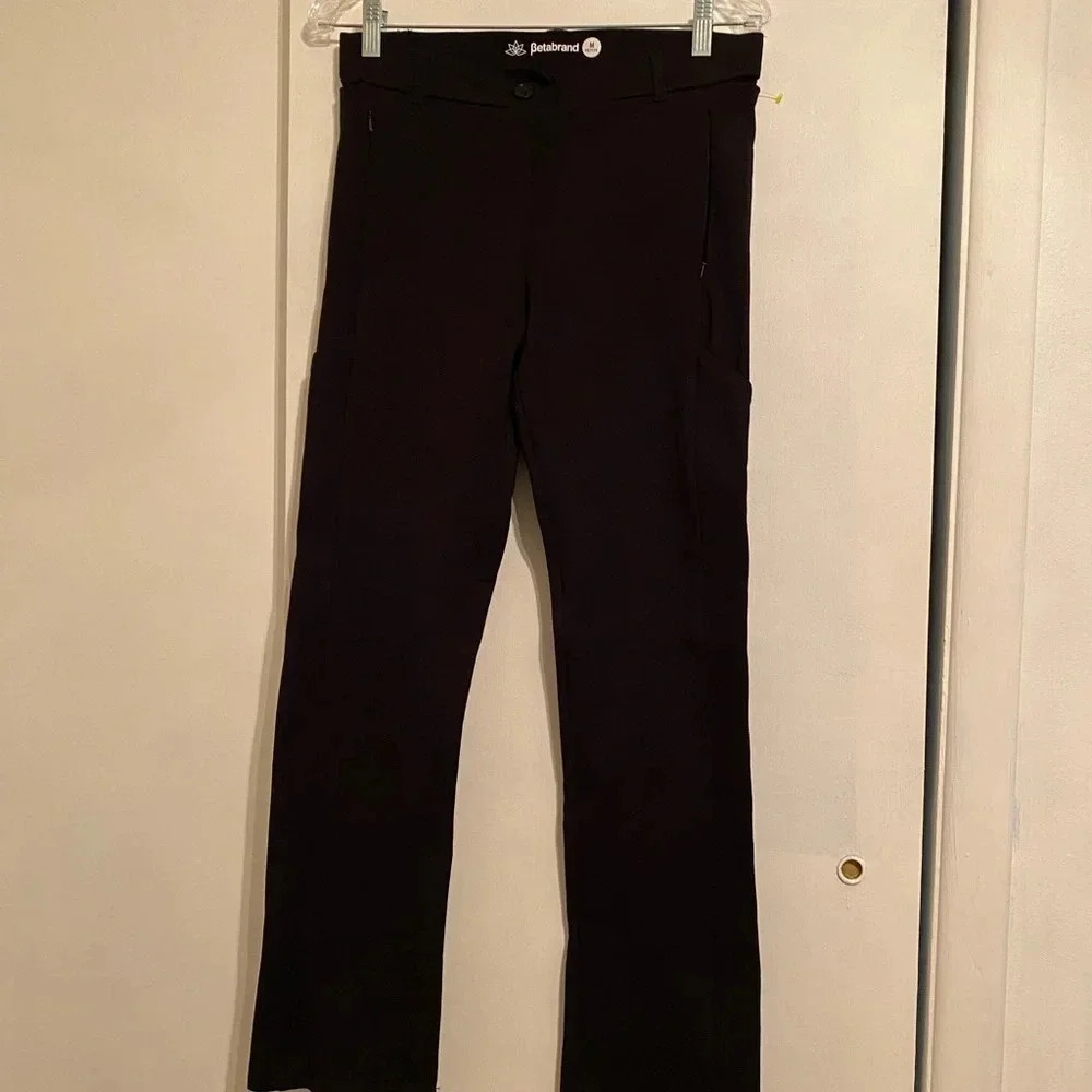 BetaBrand Women’s Yoga Straight Leg Black Multi- Pockets Pull On Pants, Size MP